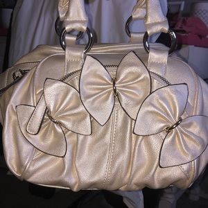 Cream purse